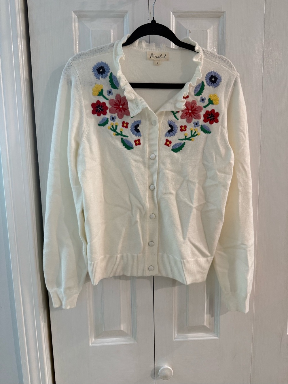 Marled Cream Cardigan with Multicolor Floral Embroidery size small